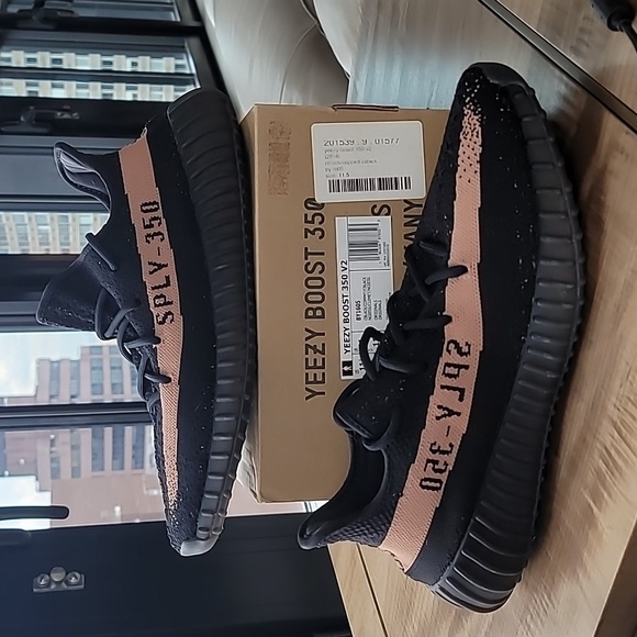 Yeezy Boost 350 V2 Copper Black